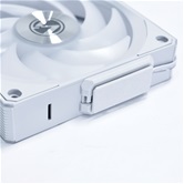 Вентилятор Lian Li UNI FAN CL WIRELESS 120 / 12CL1W1W WHITE / 120x124x28мм (PWM, ARGB, 2150 об/мин (Max.), 29,8dBa) / G99.12CL1W1W.R0